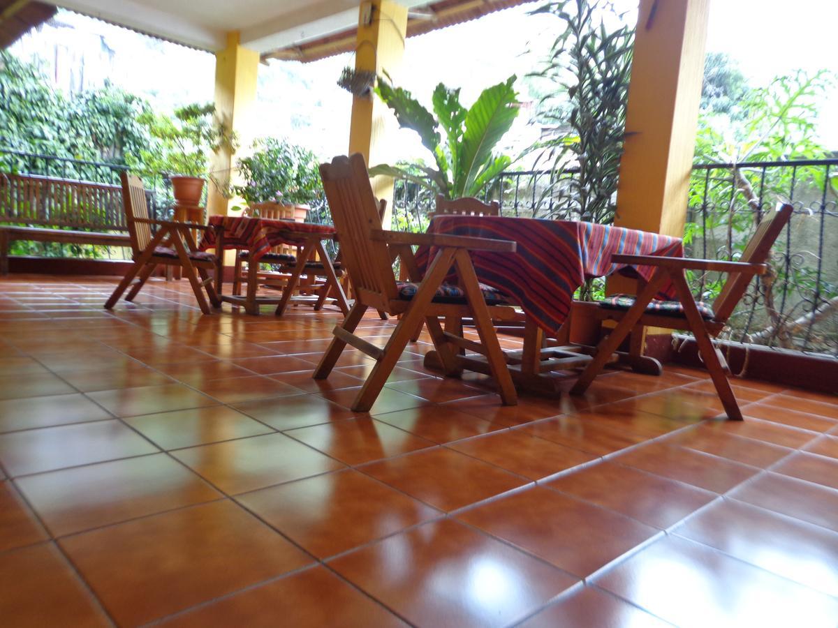 Hotel Encuentro Del Viajero Panajachel Exterior foto